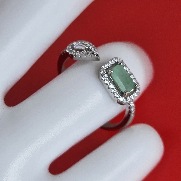 925 Sterling Silver Open Band Sz 6.5 with Natural Octagon 6x4mm Emerald Gemstone - Picture 5 of 9